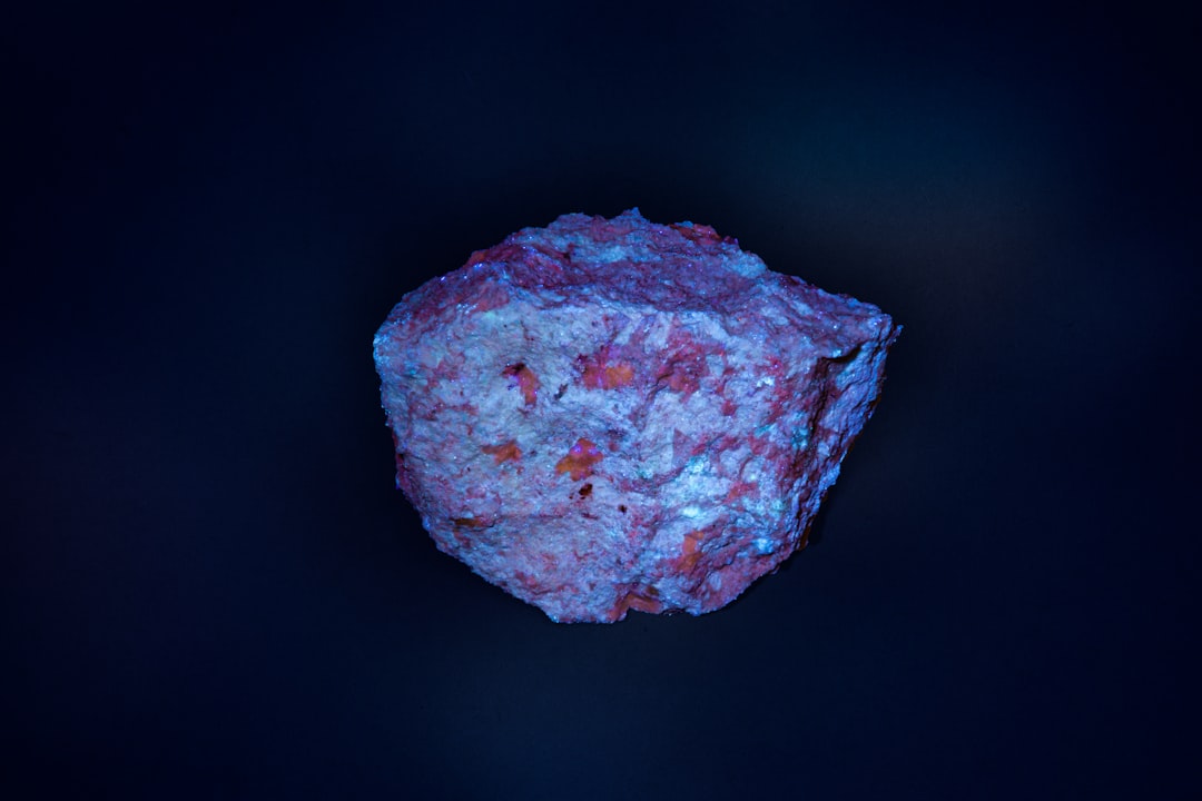 Petalite crystal